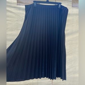 Black pleated midi skirt